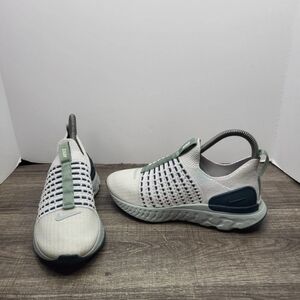 Nike React Phantom Run Flyknit 2 Platinum Tint Dark Teal Green Women’s Size 5.5